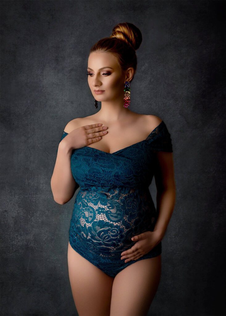 kobieta w ciąży w body
